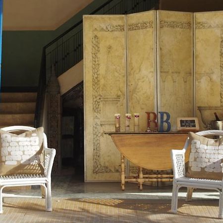 Bric-A-Brac Hotel Батамбанг Екстериор снимка