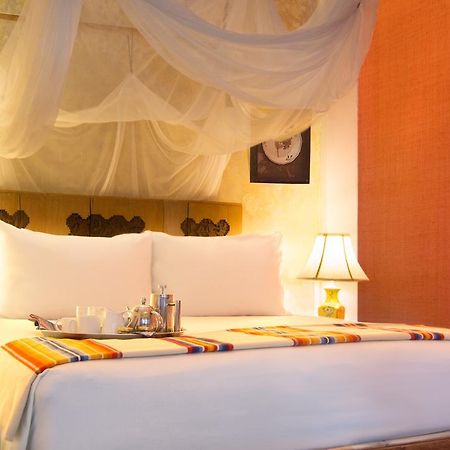 Bric-A-Brac Hotel Батамбанг Екстериор снимка