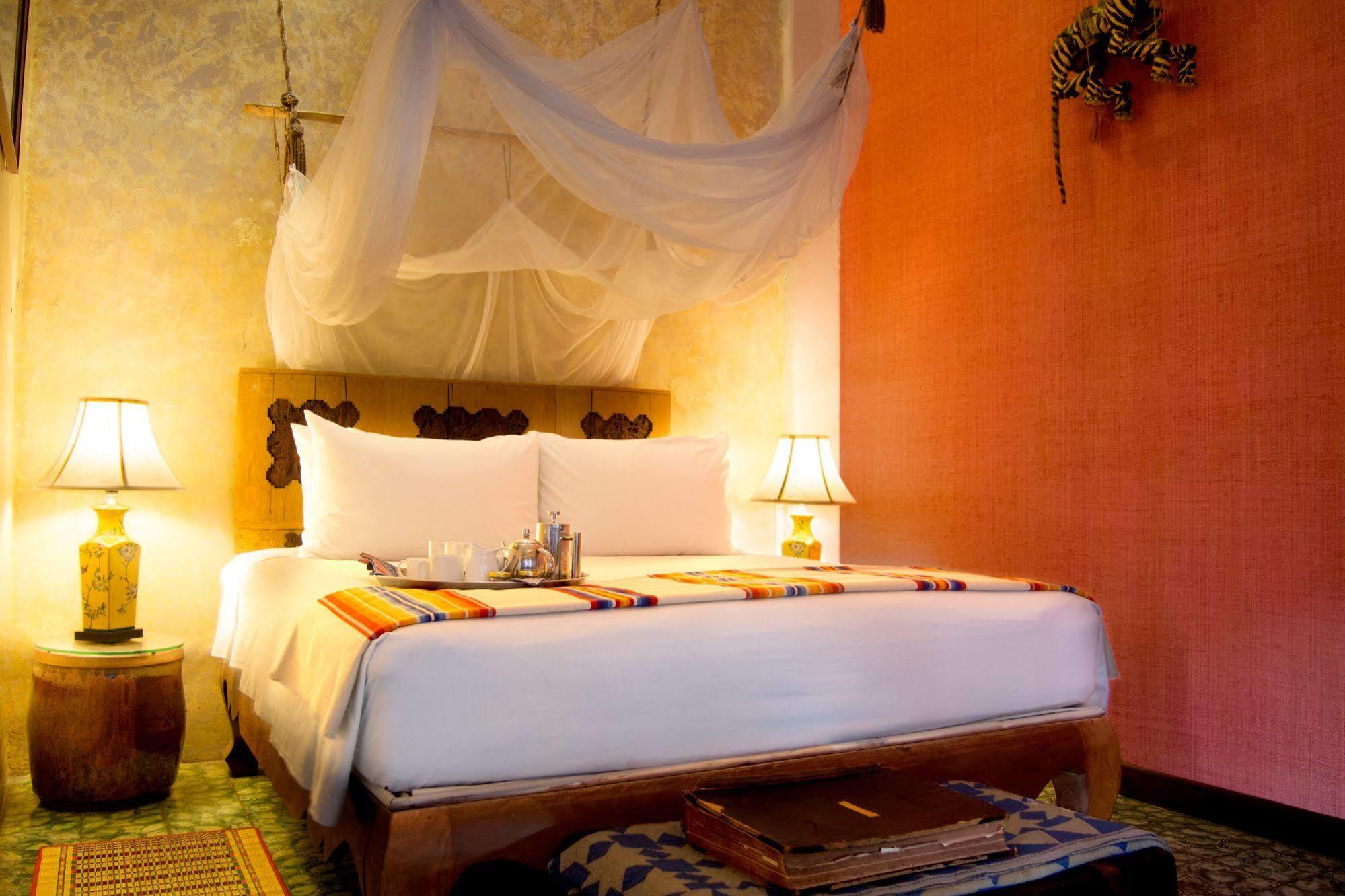Bric-A-Brac Hotel Батамбанг Екстериор снимка