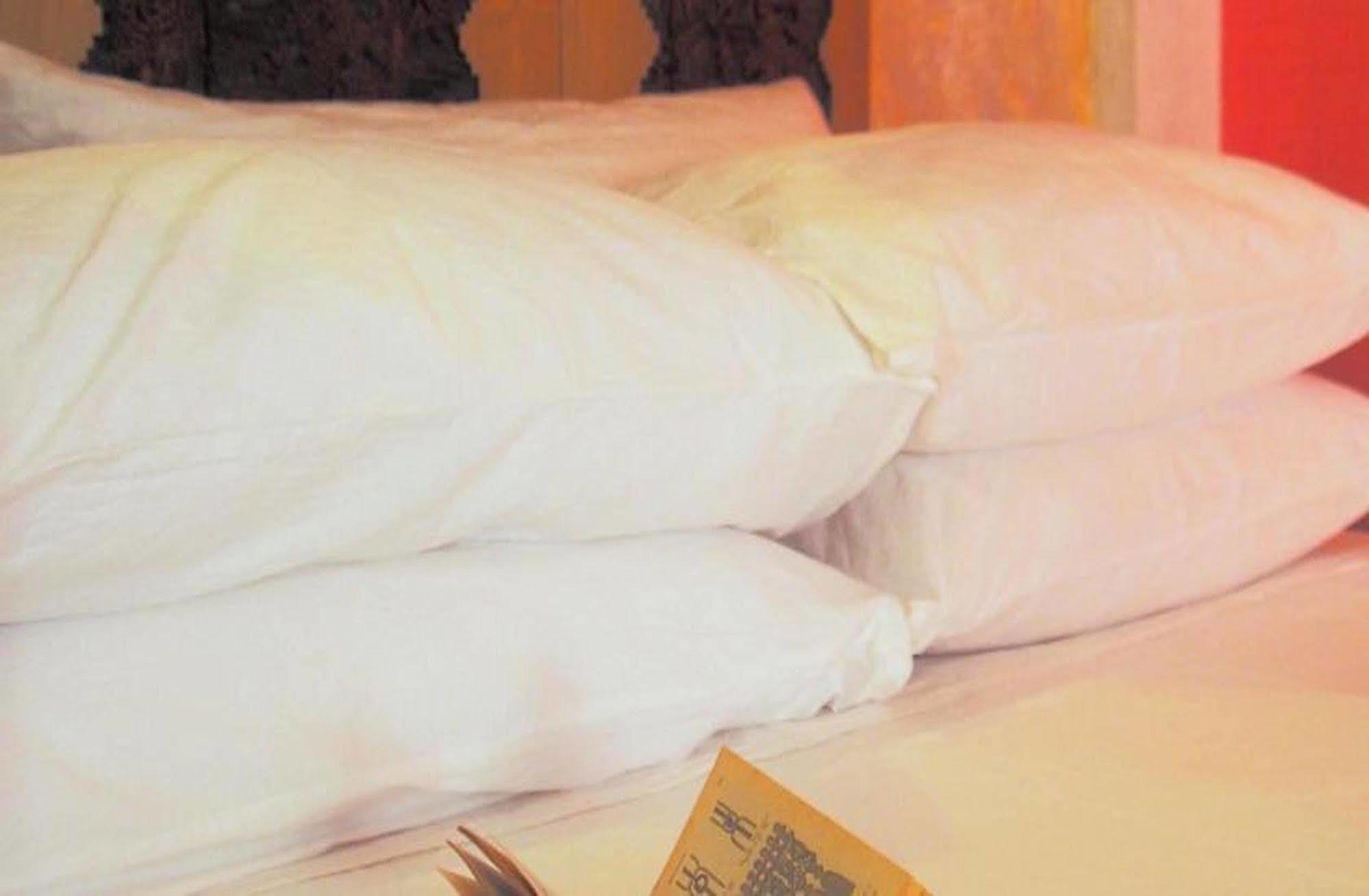 Bric-A-Brac Hotel Батамбанг Екстериор снимка