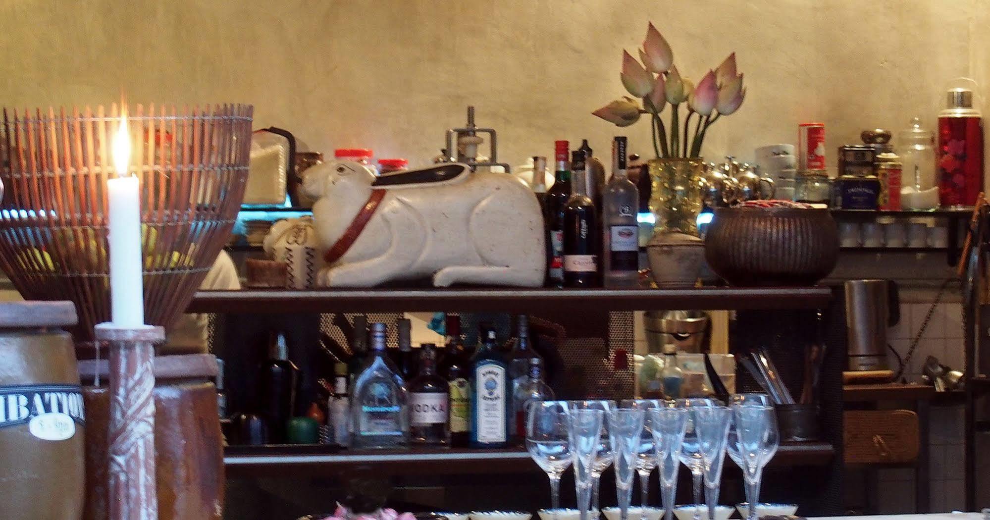Bric-A-Brac Hotel Батамбанг Екстериор снимка