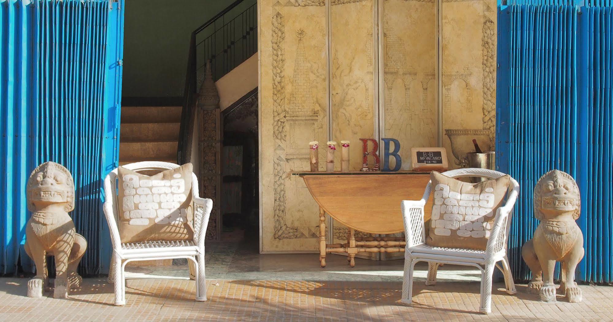 Bric-A-Brac Hotel Батамбанг Екстериор снимка