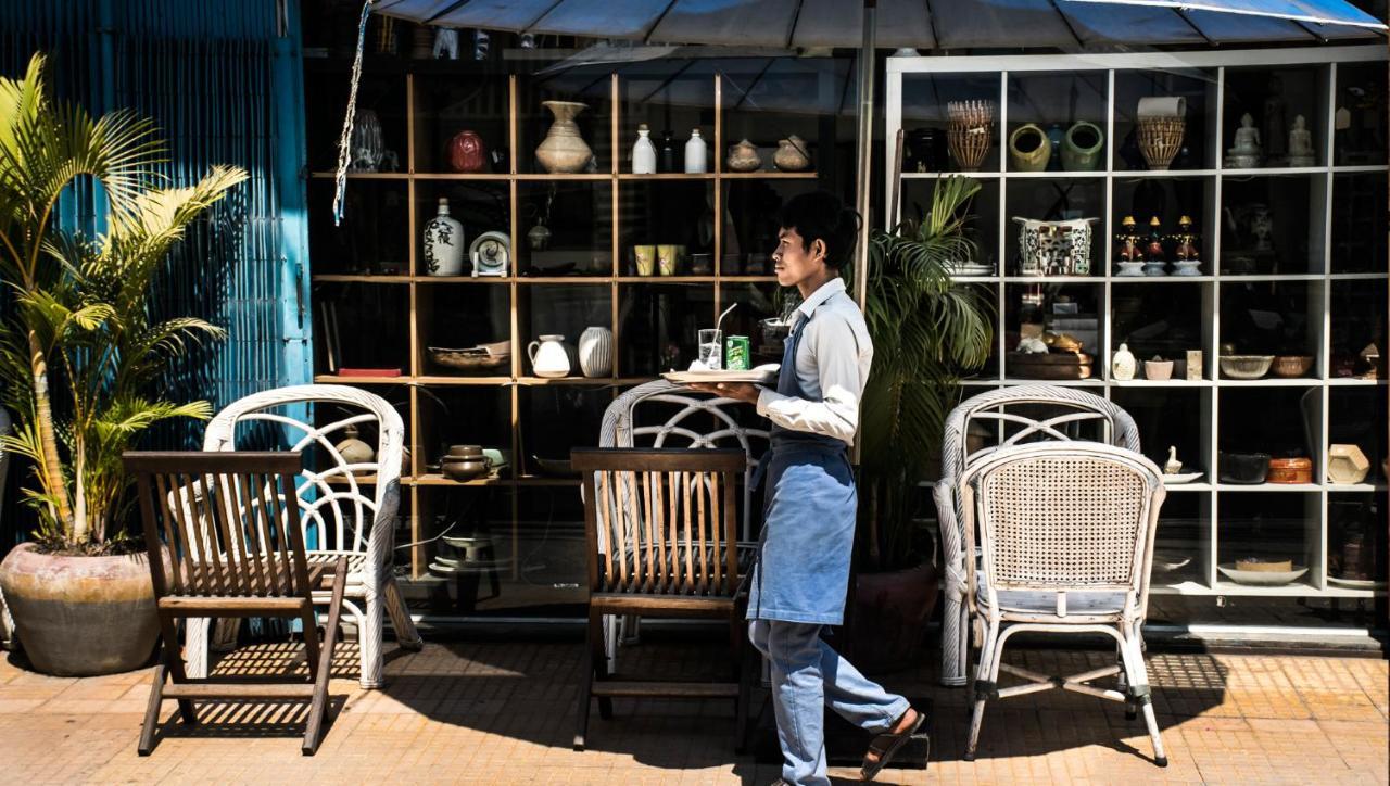 Bric-A-Brac Hotel Батамбанг Екстериор снимка