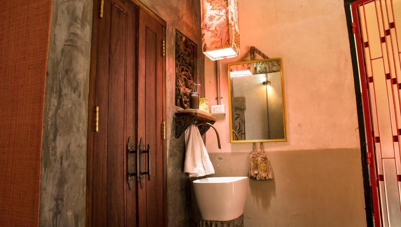 Bric-A-Brac Hotel Батамбанг Екстериор снимка